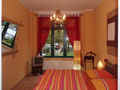 Room No 8